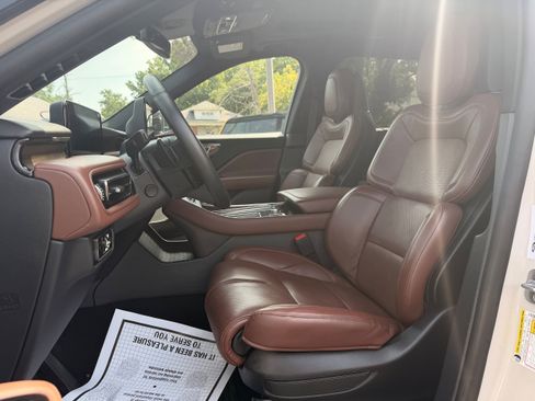 Used 2025 Lincoln Aviator Reserve w/ Equipment Group 201A AWD/4WD image 15