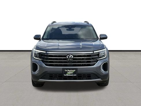 Used 2024 Volkswagen Atlas SE FWD image 2