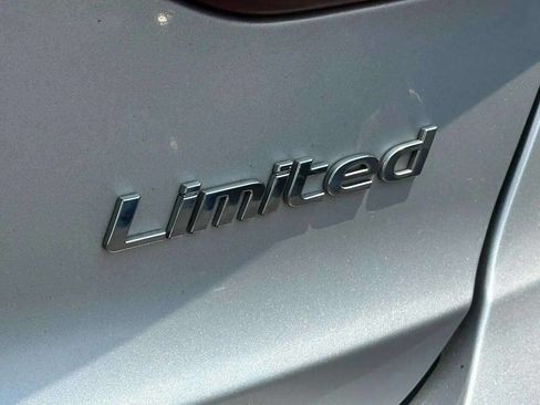 Used 2017 Hyundai Elantra Limited w/ Cargo Package image 12