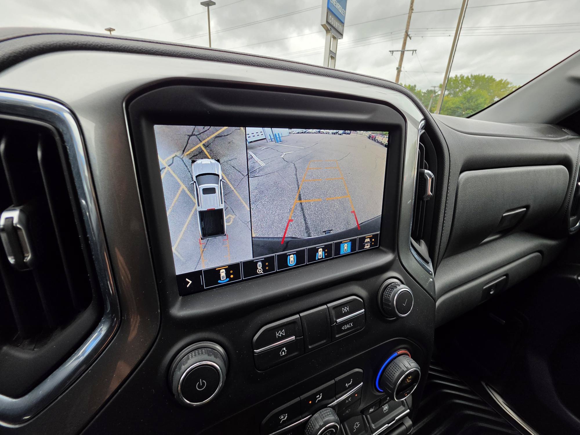 Used 2021 Chevrolet Silverado 1500 LTZ w/ Technology Package AWD/4WD image 7