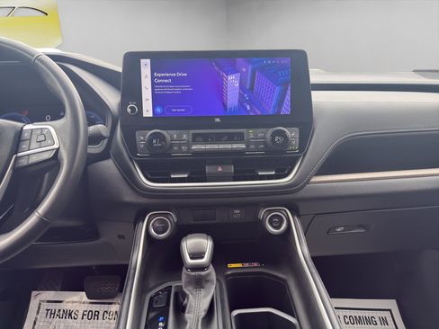 Used 2024 Toyota Grand Highlander Limited image 16