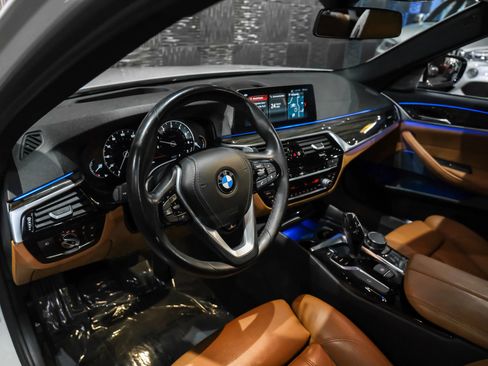 Used 2018 BMW 540i xDrive w/ Premium Package AWD/4WD image 3