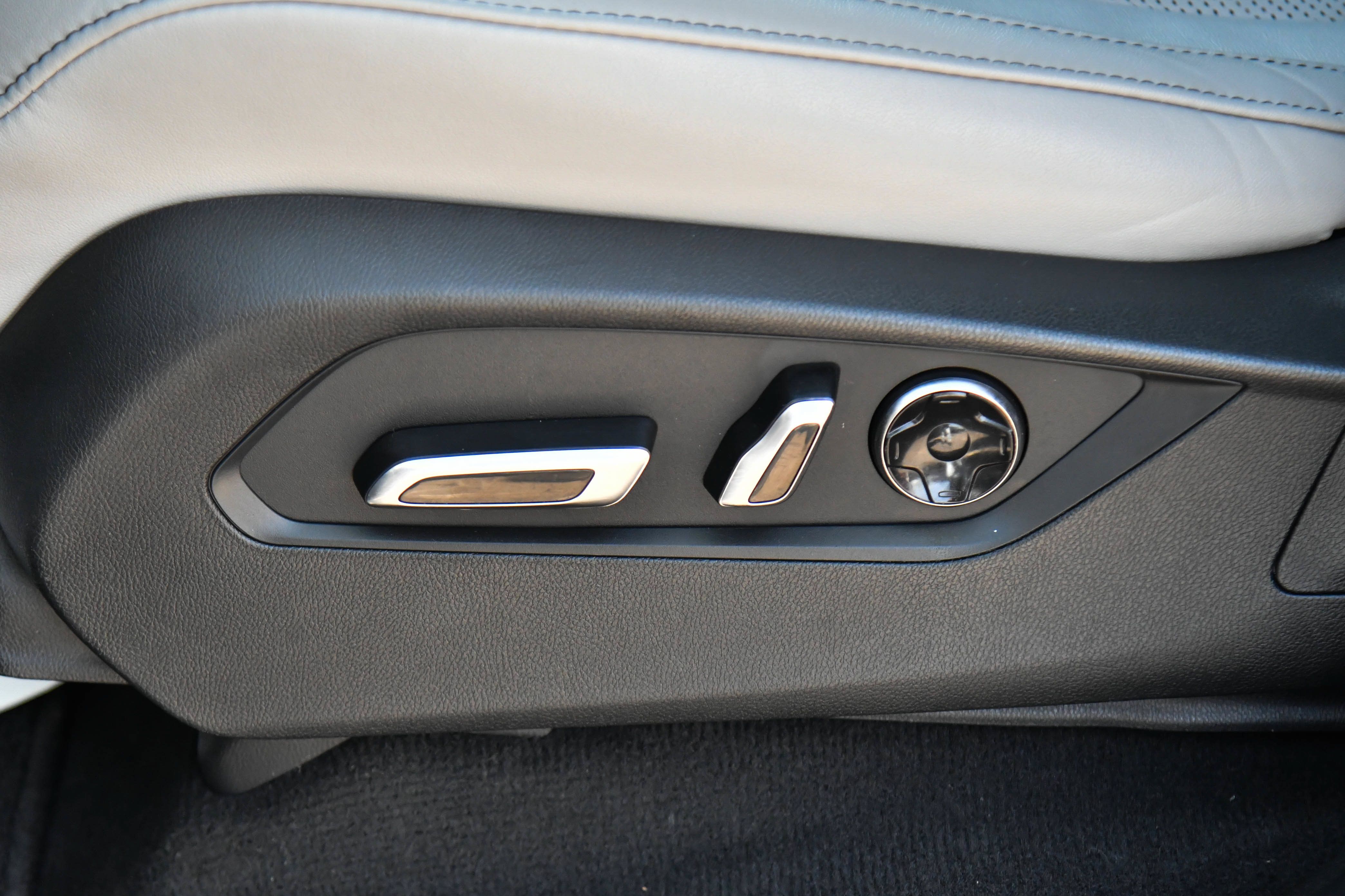 Used 2022 Acura MDX w/ Technology Package FWD image 17