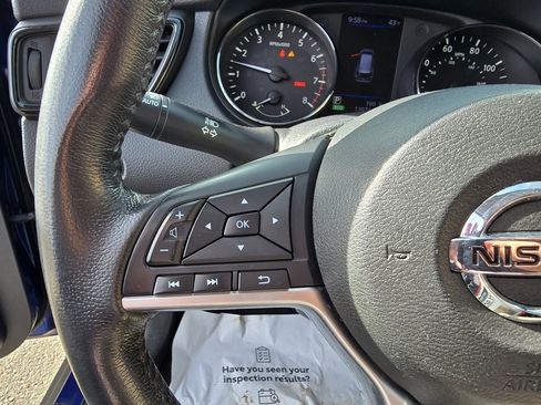 Used 2018 Nissan Rogue SV image 19