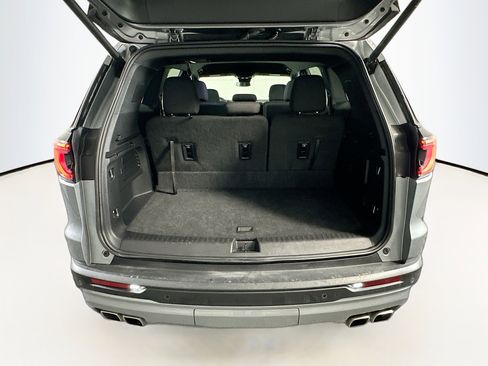 Used 2025 GMC Acadia Elevation image 30
