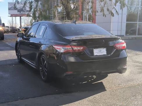 Used 2020 Toyota Camry XSE image 7