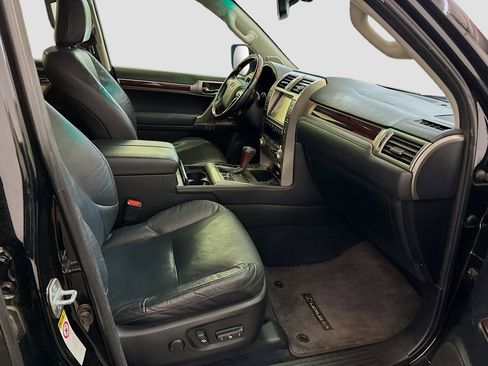 Used 2014 Lexus GX 460 image 34