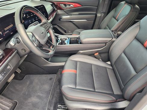 Used 2026 Chevrolet Traverse RS image 13