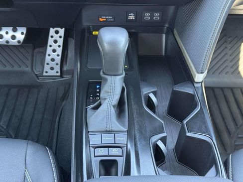 Used 2025 Toyota Camry SE FWD image 6