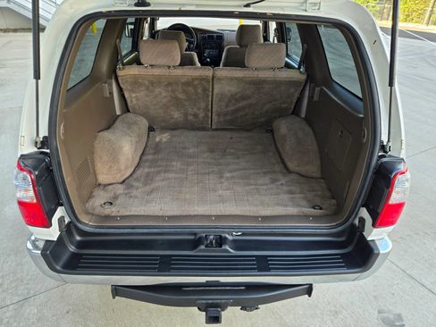 Used 1998 Toyota 4Runner SR5 AWD/4WD image 16