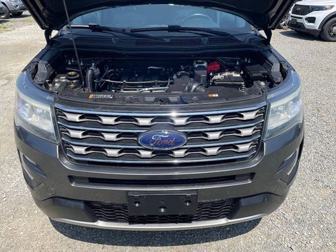 Used 2016 Ford Explorer XLT w/ Equipment Group 202A AWD/4WD image 25
