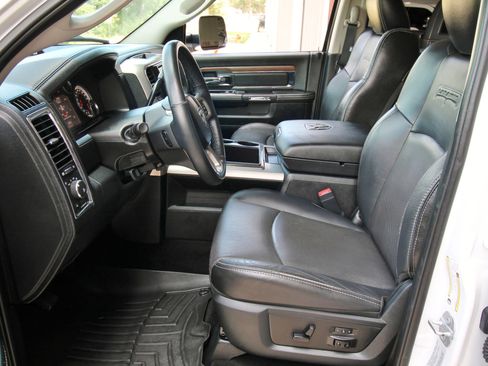 Used 2015 RAM 2500 Laramie w/ Convenience Group AWD/4WD image 22