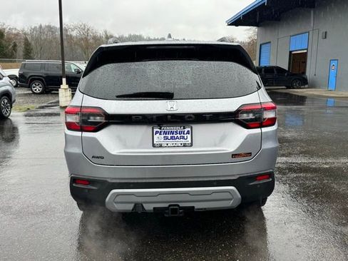 Used 2025 Honda Pilot TrailSport image 6