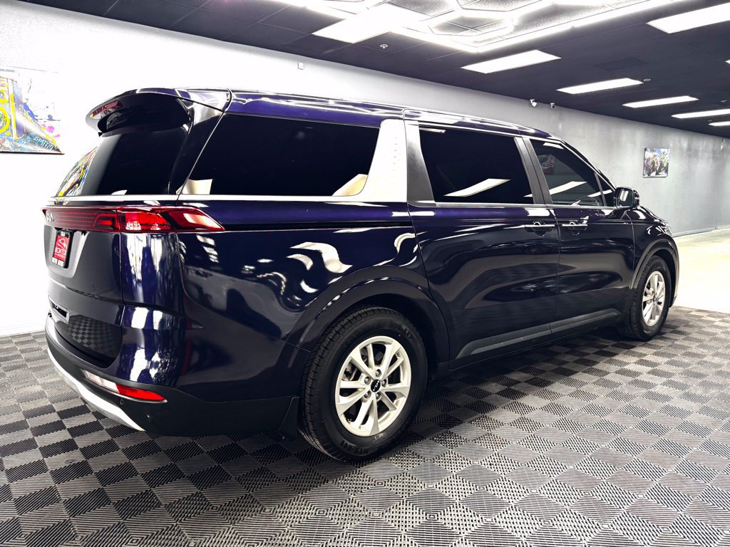Used 2024 Kia Carnival LX FWD image 15