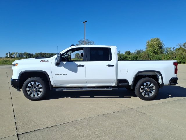 Used 2025 Chevrolet Silverado 2500 Custom w/ Custom Value Package AWD/4WD image 2