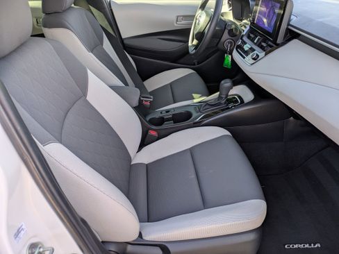 Used 2023 Toyota Corolla LE image 11