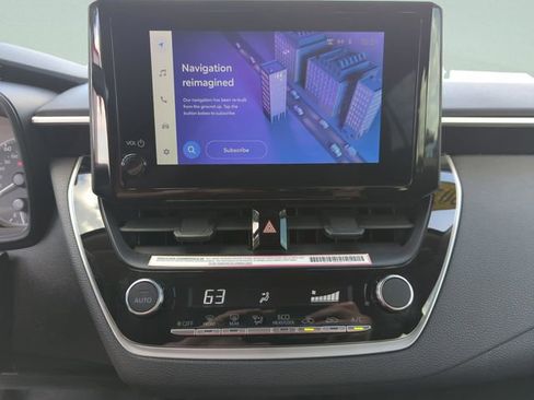 Used 2024 Toyota Corolla LE FWD image 30