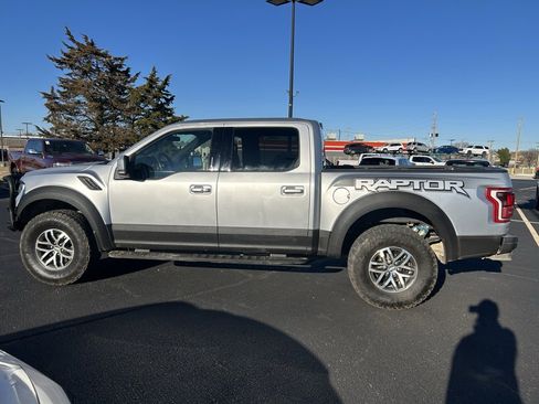 Used 2018 Ford F150 Raptor w/ Equipment Group 802A Luxury image 4