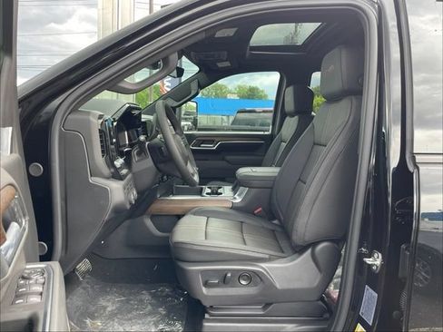 New 2026 Chevrolet Silverado 3500 High Country w/ High Country Premium Package AWD/4WD image 9
