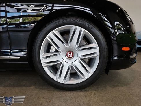 Used 2016 Bentley Continental GT image 32