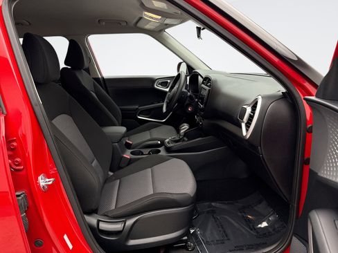 Used 2024 Kia Soul LX w/ Option Group 015 image 17