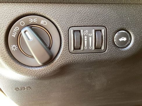 Used 2022 Dodge Charger SXT image 12