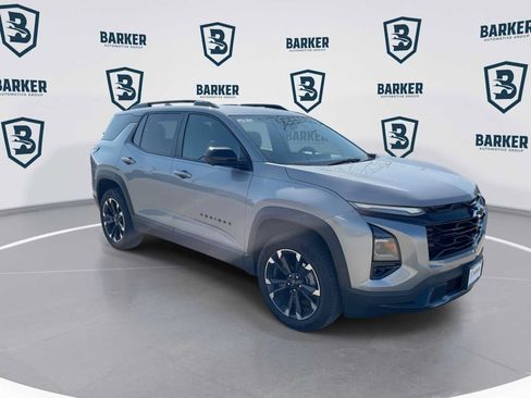 Used 2025 Chevrolet Equinox RS w/ Safety and Technology Package FWD image 2