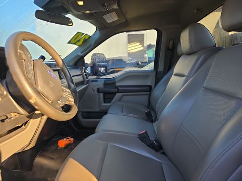 Used 2020 Ford F550 4x4 Regular Cab Super Duty image 11