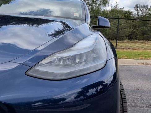 Used 2024 Tesla Model Y Long Range AWD/4WD image 3