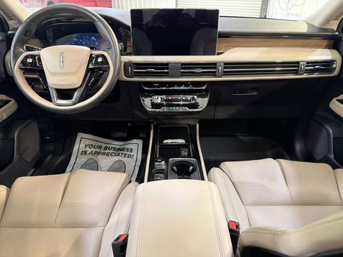 Used 2025 Lincoln Corsair Reserve w/ Equipment Group 202A image 23