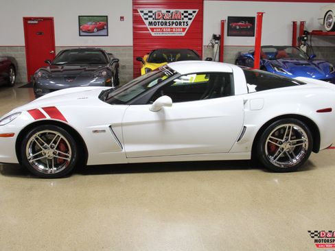 Used 2007 Chevrolet Corvette Z06 w/ Preferred Equipment Group RWD image 2