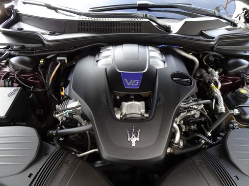 Used 2018 Maserati Quattroporte S GranLusso image 20