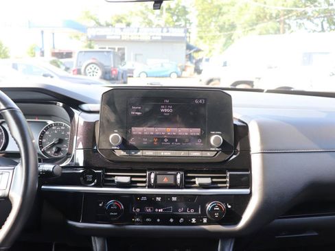 Used 2025 Nissan Pathfinder SV AWD/4WD image 21