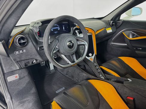 New 2026 McLaren 750S Spider RWD image 10