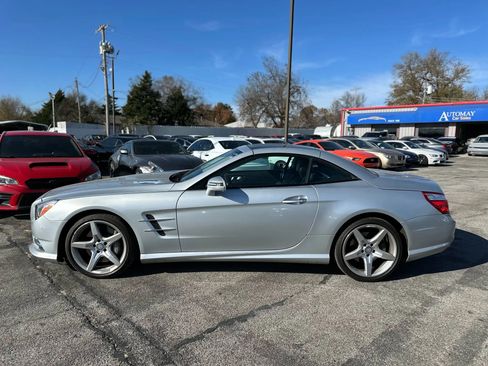 Used 2015 Mercedes-Benz SL 550 w/ Driver Assistance Package image 15