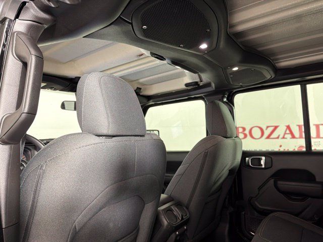 Used 2025 Jeep Gladiator Sport AWD/4WD image 30
