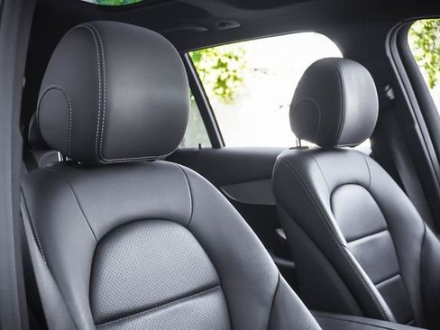 Used 2019 Mercedes-Benz GLC 350e 4MATIC image 25