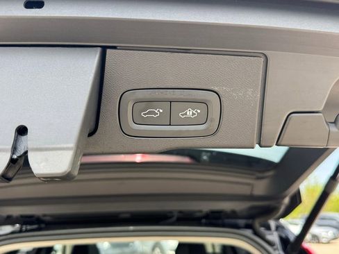 Used 2025 Volvo XC60 T8 Plus AWD/4WD image 6
