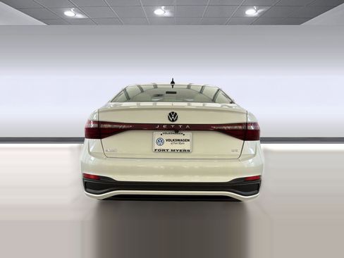 New 2026 Volkswagen Jetta SE FWD image 10