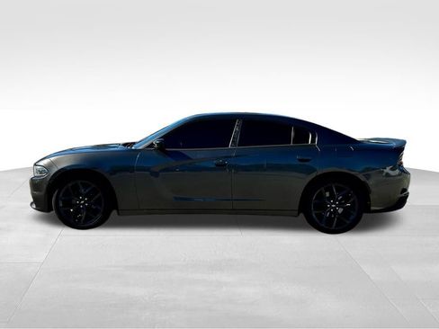 Used 2019 Dodge Charger SXT w/ Blacktop Package image 9