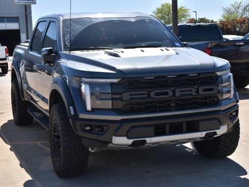 Used 2025 Ford F150 Raptor image 4