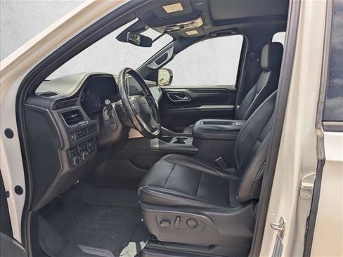 Used 2021 Chevrolet Suburban Z71 w/ Z71 Signature Package AWD/4WD image 15
