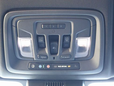 Used 2024 GMC Sierra 3500 AT4 w/ AT4 Preferred Package AWD/4WD image 34