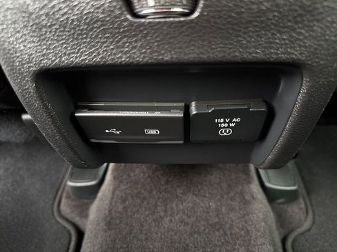 Used 2019 Jeep Cherokee Limited w/ Technology Group image 22