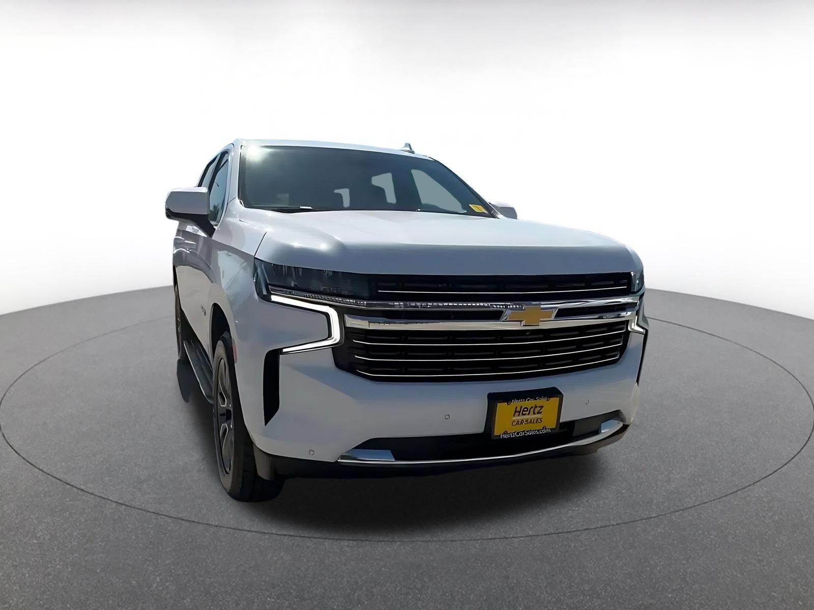 Used 2024 Chevrolet Tahoe LT w/ Luxury Package RWD image 3