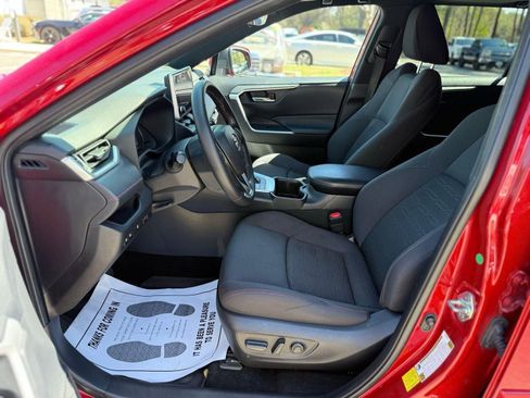 Used 2023 Toyota RAV4 SE w/ Weather & Moonroof Package AWD/4WD image 31
