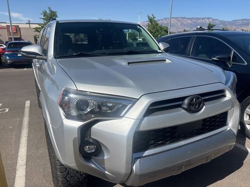 Used 2022 Toyota 4Runner TRD Off-Road Premium image 2