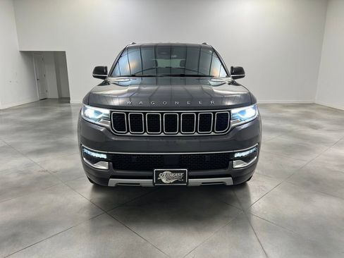 Used 2024 Jeep Wagoneer L Series II RWD image 2
