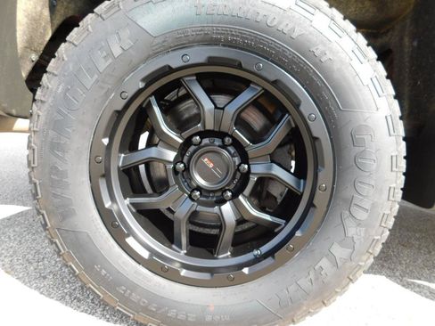 Used 2015 GMC Sierra 1500 SLE w/ Carbon-22 Edition AWD/4WD image 20