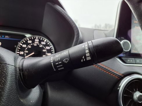 Used 2020 Nissan Sentra SR w/ Premium Package image 19